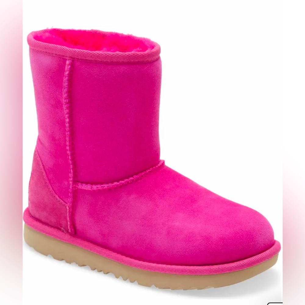 UGG Kids' Classic Short II Water Genuine Shearling Boot SZ 6